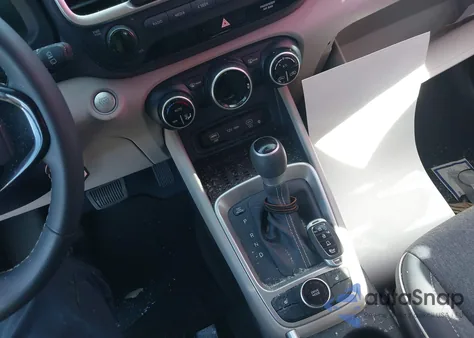 2026 Hyundai Venue Sel W/Two-Tone Roof z USA, uszkodzony, nr VIN KMHRC8A34TU420083